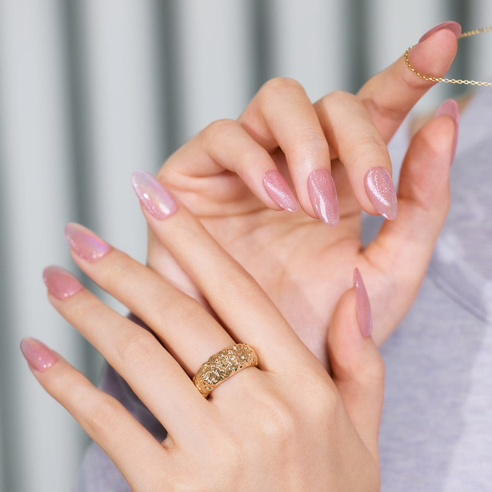 DASHING DIVA  Glowberry (Almond)