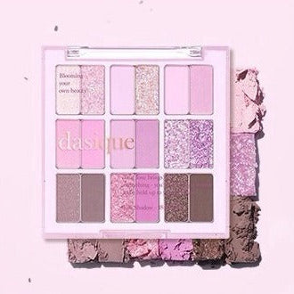 DASIQUE Shadow Palette 8g (#01 - #39) de la marque DASIQUE, palette de fards à paupières sur fond rose