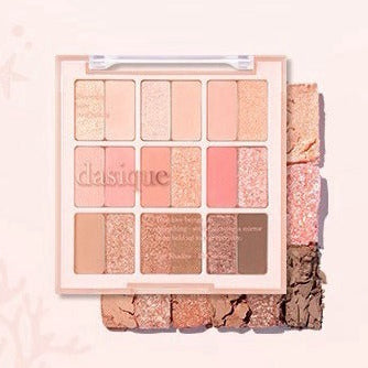 DASIQUE Shadow Palette 8g (#01 - #39) : palette de fards nude et rosés, packaging sur fond clair avec texture maquillage