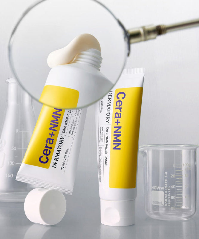 DERMATORY Cera NMN Repair Cream 70ml : tube crème et crème réparatrice, flacons cosmétiques sur fond clair, style studio.