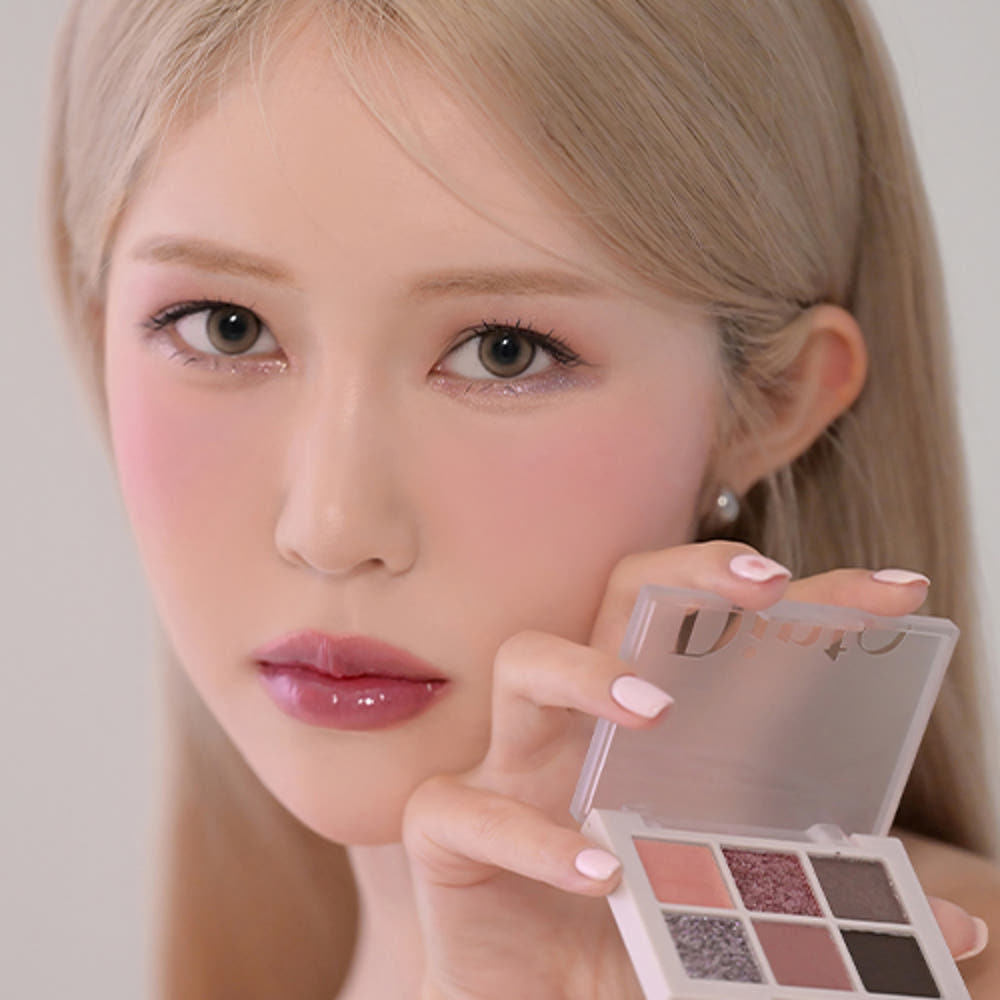 DINTO Blur-Finish Eye Shadow Palette