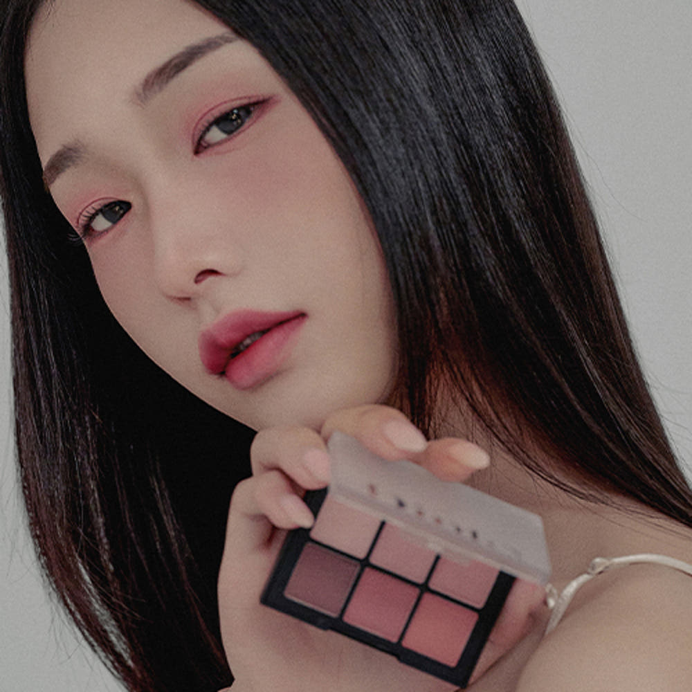 DINTO Blur-Finish Eye Shadow Palette