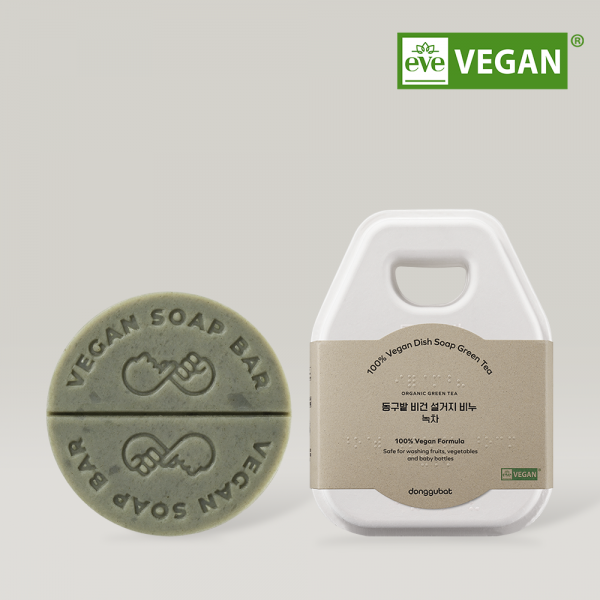 DONGGUBAT Vegan Dishwashing Soap Green Tea 100g de la marque DONGGUBAT, savon vert et étiquette sur fond clair, visuel produit.