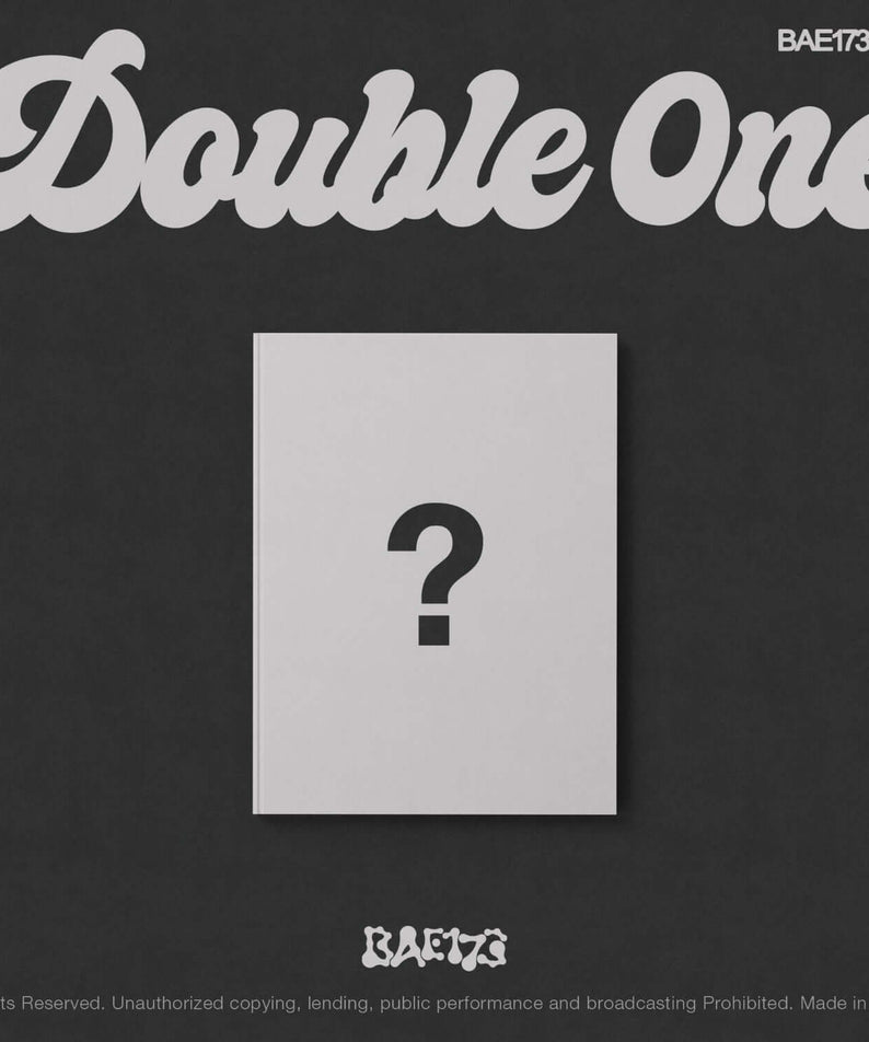 DOUBLE 0NE - 1st Album [Xpert] (BAE173 ver.) - Album Kpop, pochette noire avec logo BAE173 et carte vierge