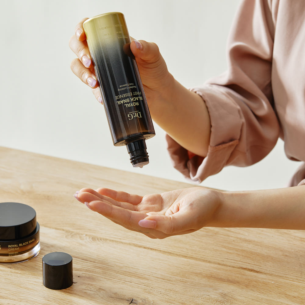 DR.G Royal Black Snail First Essence 165mL