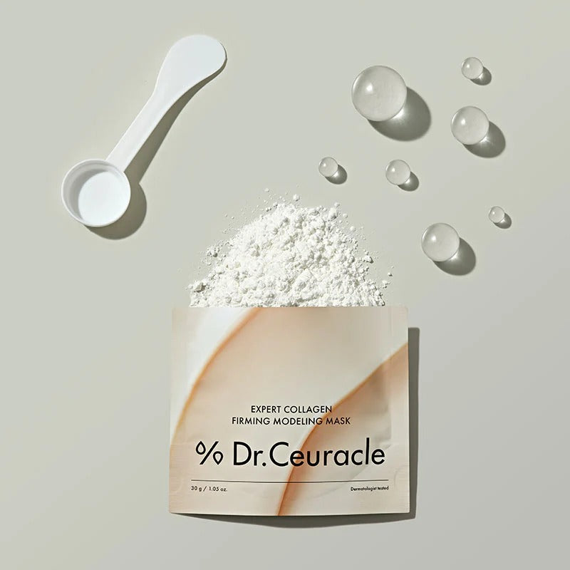 DR.CEURACLE Expert Collagen Firming Modeling Mask 30g, masque sur fond clair avec cuillère et poudre, marque Dr.Ceuracle