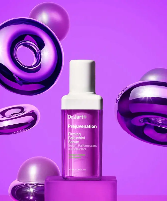 DR.JART+ Prejuvenation Firming Bakuchiol Serum 50ml, bouteille Dr.Jart+ sur fond violet avec reflets.
