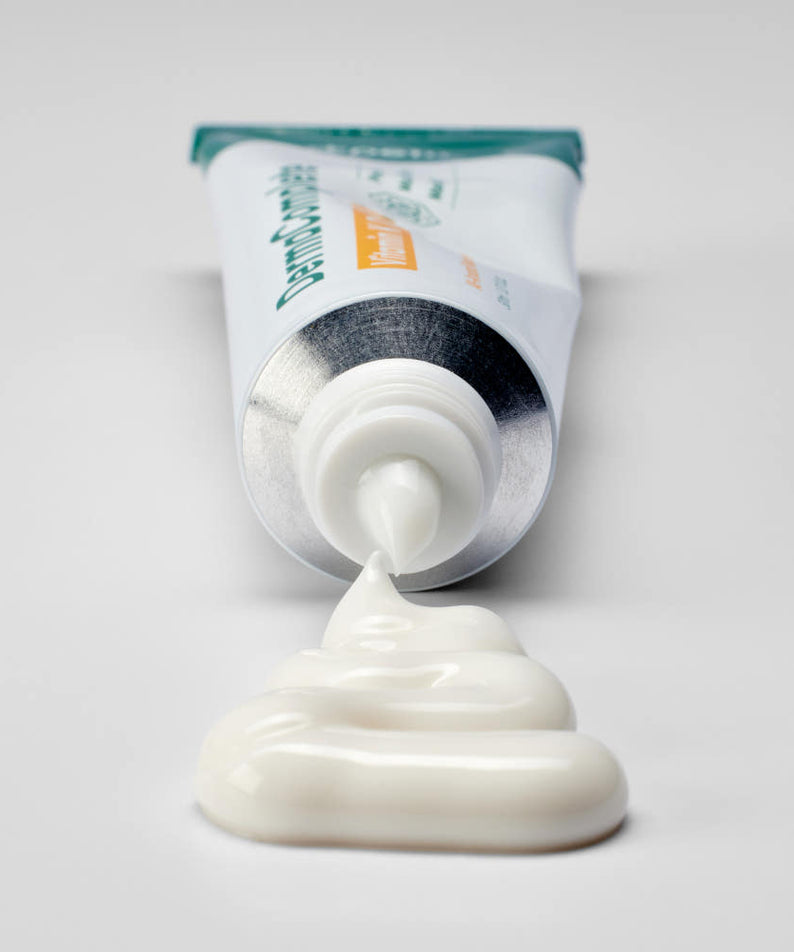 DR.PETIT Derma Complete Vitamin K Cream 30ml, tube crème ouvert sur fond blanc, marque Dr.Petit visible, gros plan.