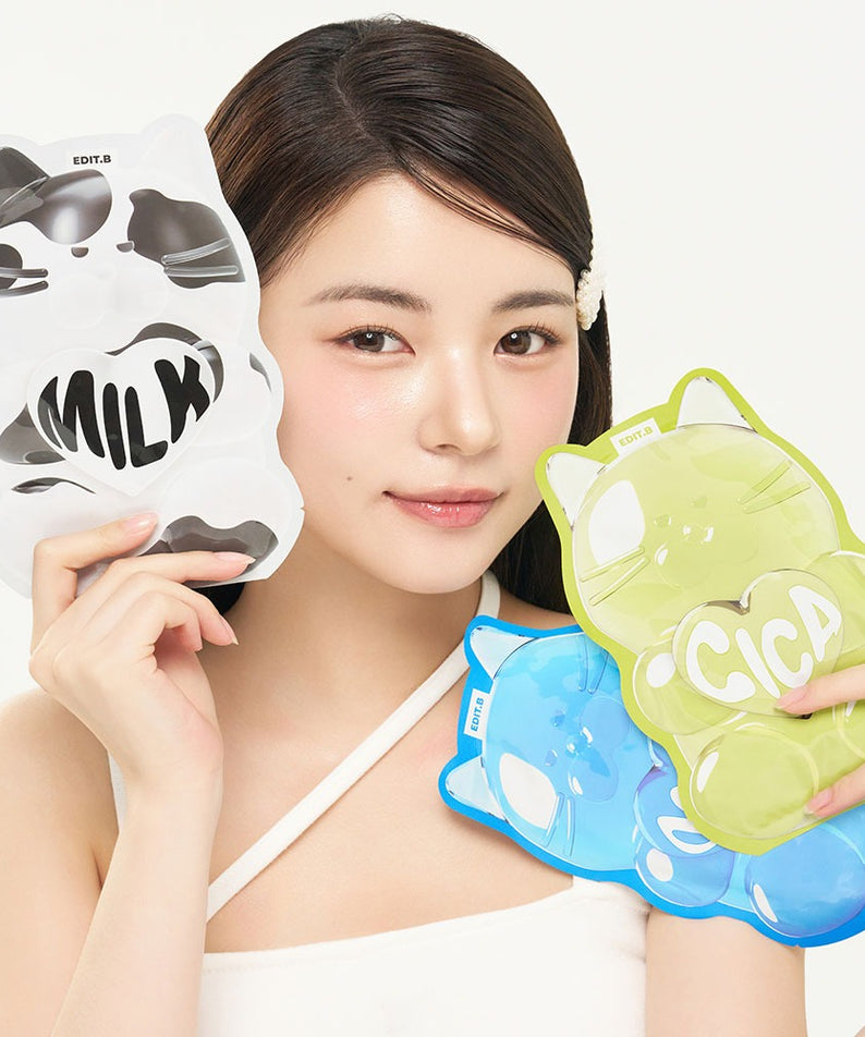 EDIT.B Waterfull Gumi Mask Ocean, masque gélifié océan, sur mannequin tenant plusieurs masques, fond blanc studio