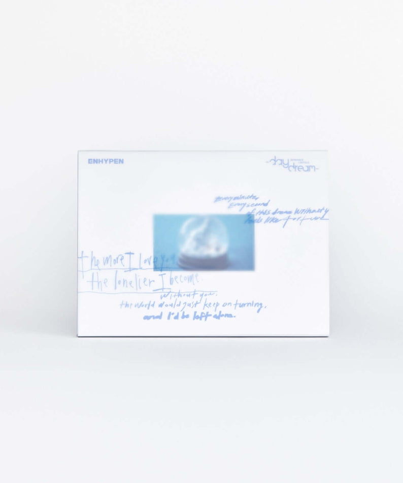 ENHYPEN - 2nd Album [ROMANCE : UNTOLD -daydream-] (JAPAN Edition) - Album Kpop, pochette blanche sur fond clair.