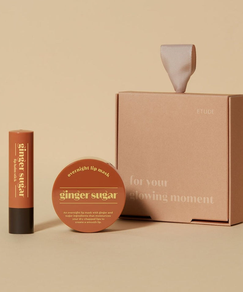 ETUDE Ginger Sugar Lip Care 2-piece Set, marque ETUDE : masque lèvres ginger sugar sur fond beige, coffret cadeau.