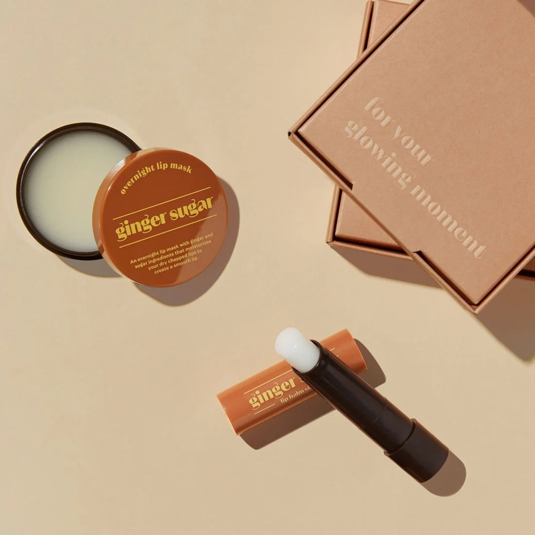 ETUDE Ginger Sugar Lip Care 2-piece Set, marque ETUDE, sur fond beige: masque et baume à lèvres à la cannelle-gimgembre