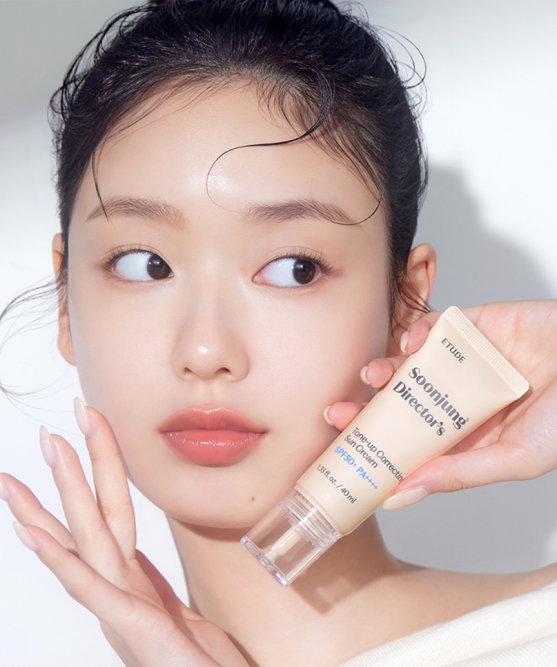 ETUDE  Pure Director Tone-Up Correction Sunscreen Planning Set SPF50+/PA++++, crème solaire sur peau éclatante, visage en gros plan