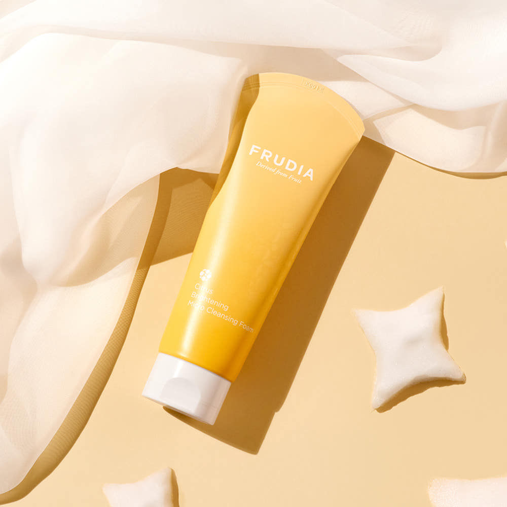 FRUDIA Citrus Brightening Micro Cleansing Foam 145g