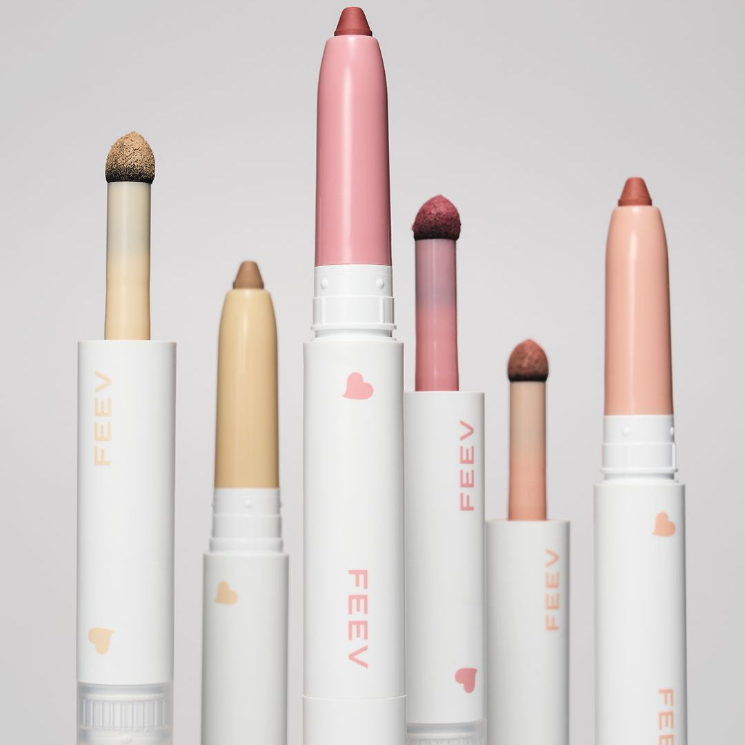 FEEV Bouncy Lip Liner de FEEV, en tubes et teintes nude/rosé sur fond clair, maquillage lèvres