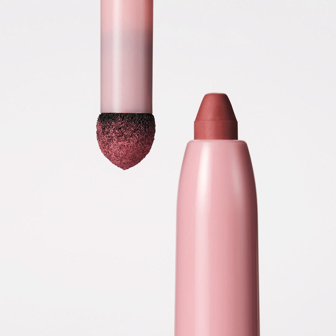 FEEV Bouncy Lip Liner de la marque FEEV, tube rose et embout, sur fond clair, gros plan beauté