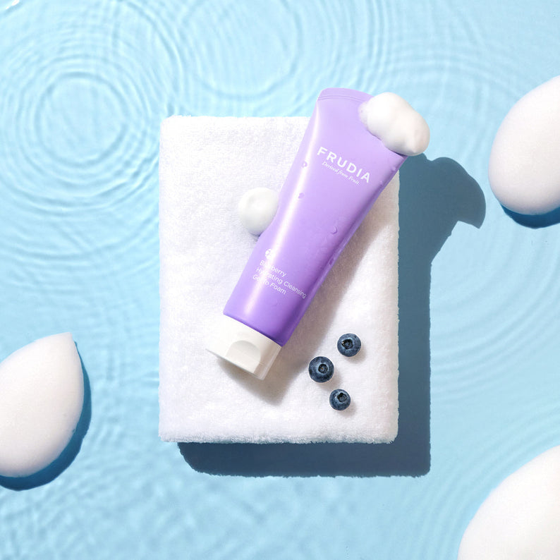 FRUDIA Blueberry Hydrating Cleansing Gel To Foam 145g disponible sur Ma petite Coree, ton Eshop 100% K-beauty en direct de Seoul