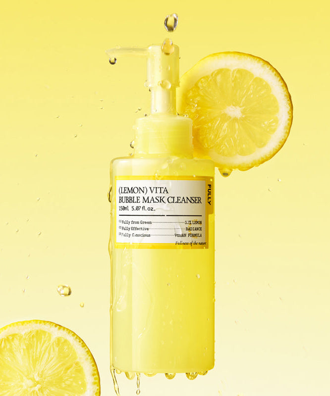 FULLY Lemon Vita Bubble Pack Cleanser 150ml, flacon de nettoyant au citron sur fond jaune, bulles et tranche de citron