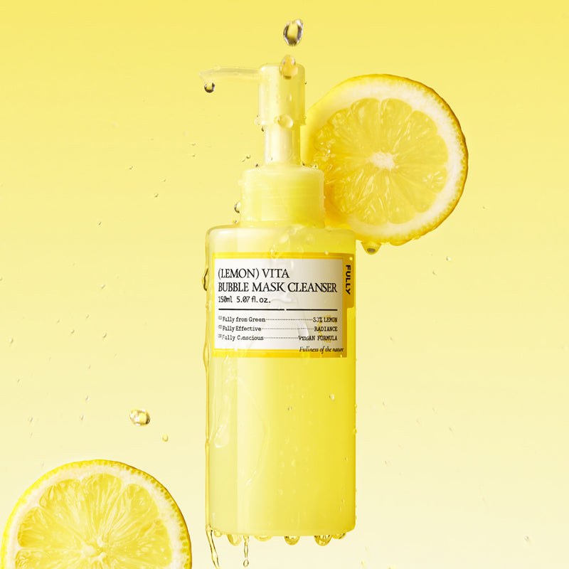 FULLY Lemon Vita Bubble Pack Cleanser 150ml, flacon de nettoyant au citron sur fond jaune, bulles et tranche de citron