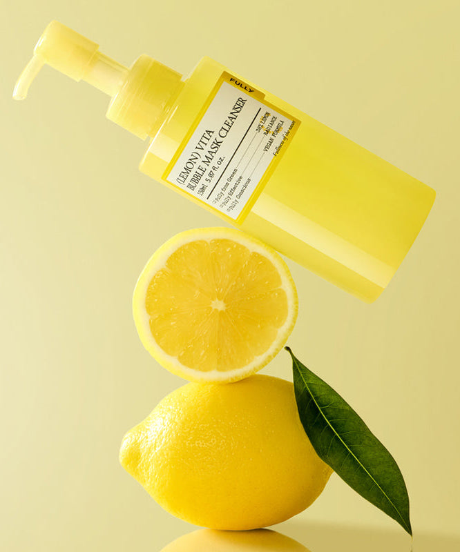 FULLY  Lemon Vita Bubble Pack Cleanser 150ml de FULLY, flacon jaune et citron sur fond clair, contexte visuel skincare