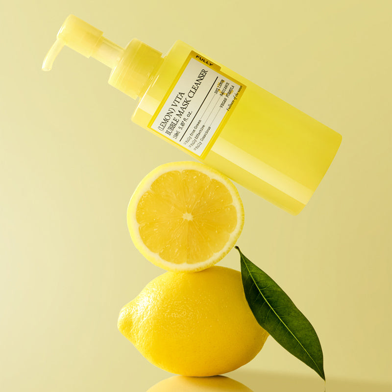 FULLY  Lemon Vita Bubble Pack Cleanser 150ml de FULLY, flacon jaune et citron sur fond clair, contexte visuel skincare