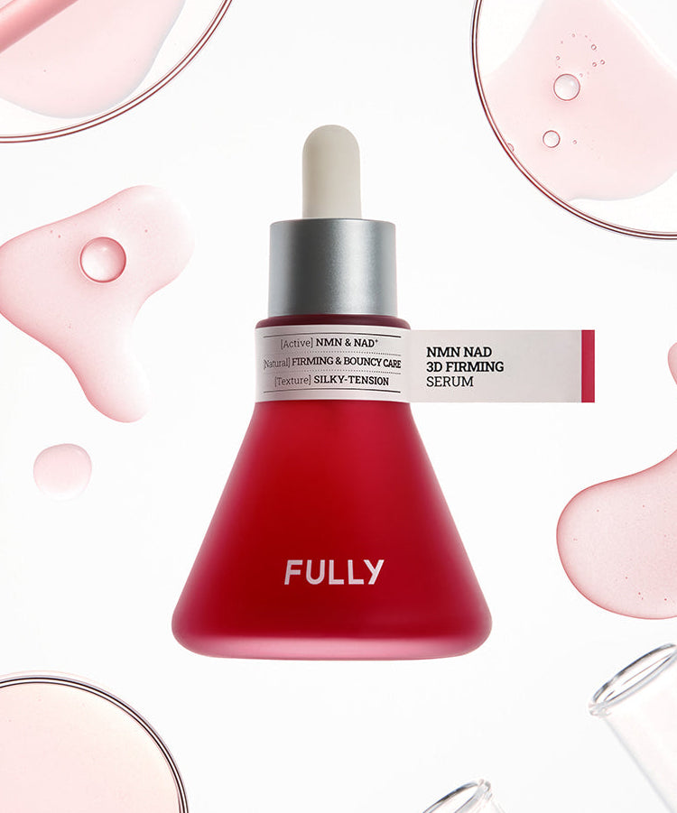 FULLY  NMN NAD Elasticity Serum de la marque FULLY, flacon rouge sur fond blanc avec éléments de sérum