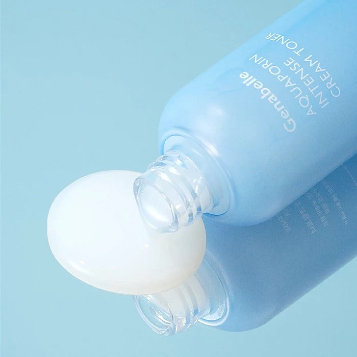 GENABELLE Aquaporin Intense Cream Toner 120ml de GENABELLE sur fond bleu, flacon crème-toser et texture visible.