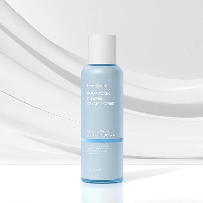 Décris l'image en français : GENABELLE Aquaporin Intense Cream Toner 120ml, marque Genabelle, flacon bleu sur fond blanc