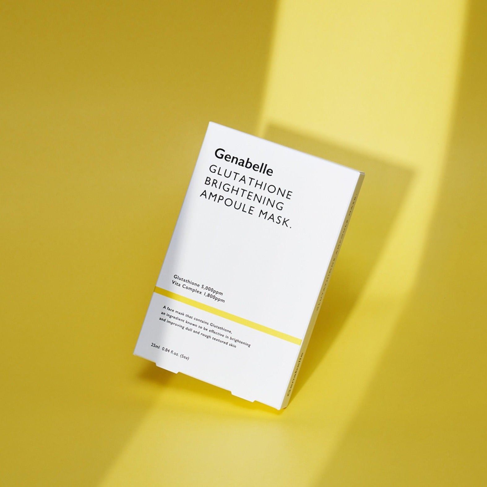 GENABELLE Glutathione Brightening Ampoule Mask 5ea : boîte Genabelle sur fond jaune, éclairage studio, gros plan produit.