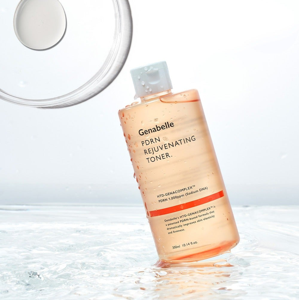 GENABELLE PDRN Rejuvenating Toner 300ml de la marque Genabelle sur fond blanc, flacon et tonique visage en gros plan.