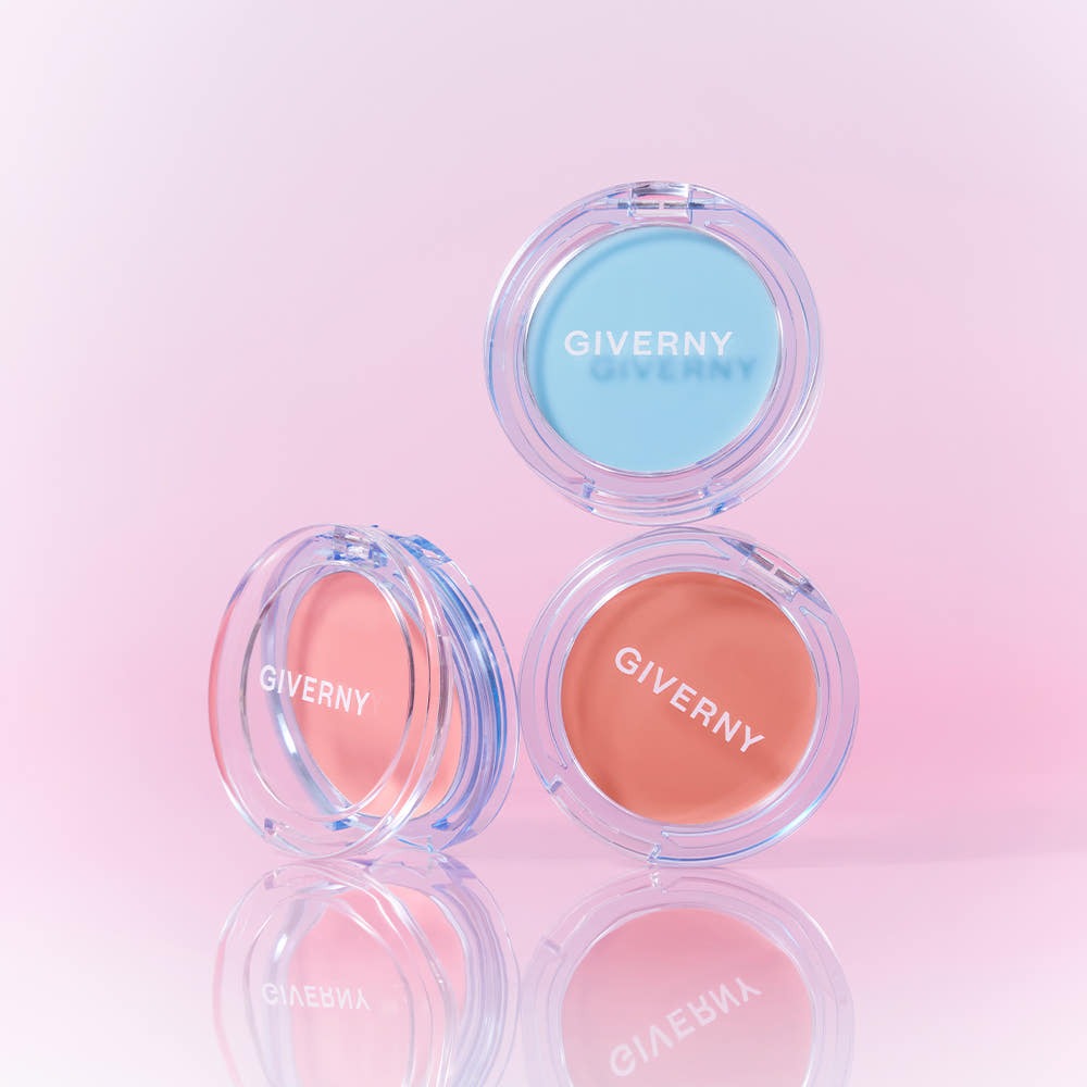 GIVERNY Dewy Gel Glow Blusher 2.7g de GIVERNY, flacons lumineux sur fond rose pastel, rendu déperlant et frais.