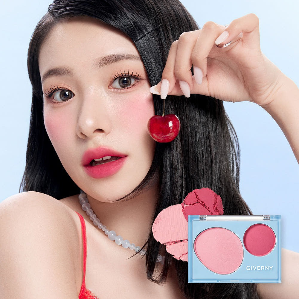 GIVERNY Fluffy Dual Blusher 7.4g : duo blush du maquillage GIVERNY, maquillage femme avec blush rose en gros plan