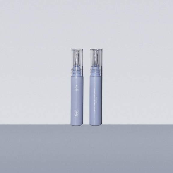 GLOW Apple Retinol Eye Cream 15ml de la marque GLOW, flacons au design élégant sur fond clair, mise en scène beauté