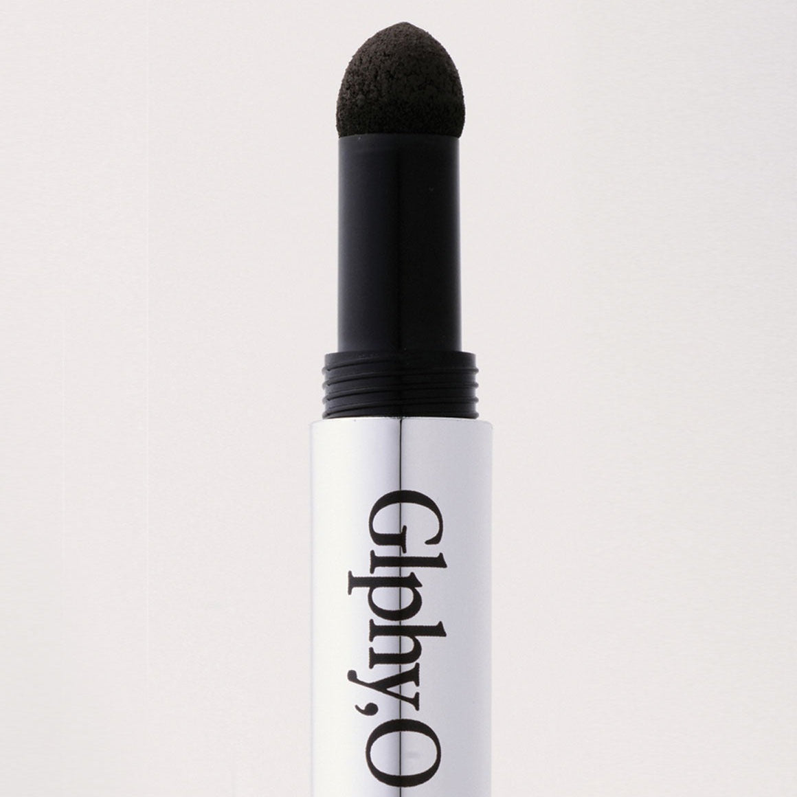 GLPHYO Hairline Maker 1.5g de la marque GLPHYO, stylo applicateur noir avec embout en éponge sur fond clair.