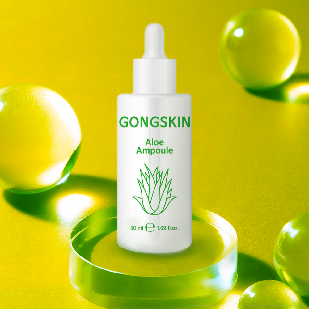GONGSKIN  Aloe Ampoule 50ml, flacon blanc sur fond vert avec gel d’aloé et bulles lumineuses.