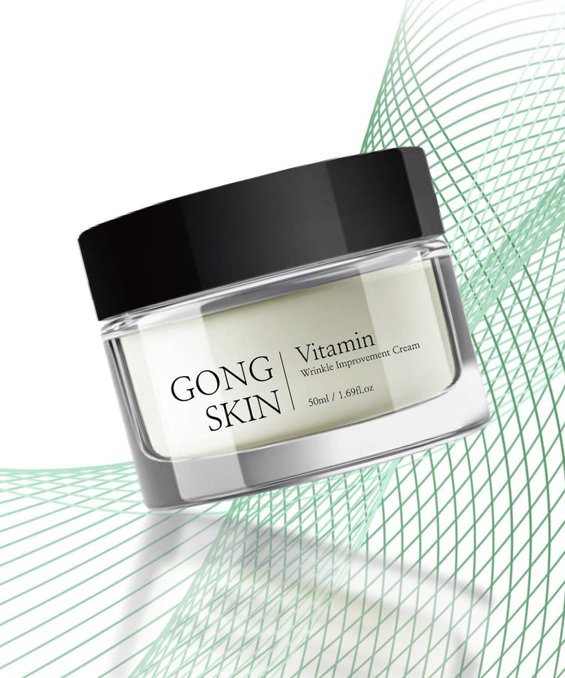 GONGSKIN Vitamin Wrinkle Improvement Cream 50ml, crème antirides sur fond blanc avec décor géométrique vert (marque GONGSKIN).