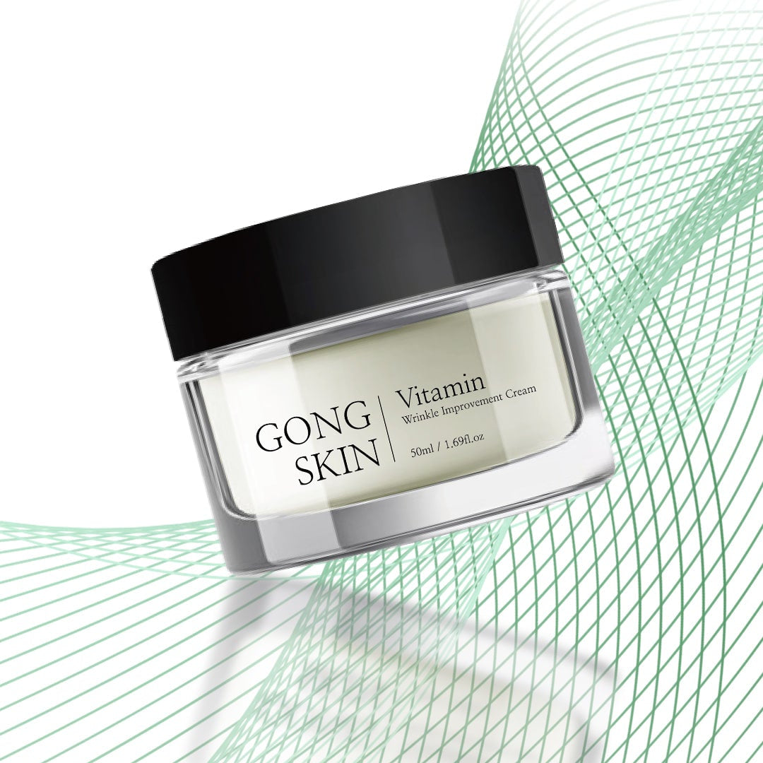 GONGSKIN Vitamin Wrinkle Improvement Cream 50ml, crème antirides sur fond blanc avec décor géométrique vert (marque GONGSKIN).