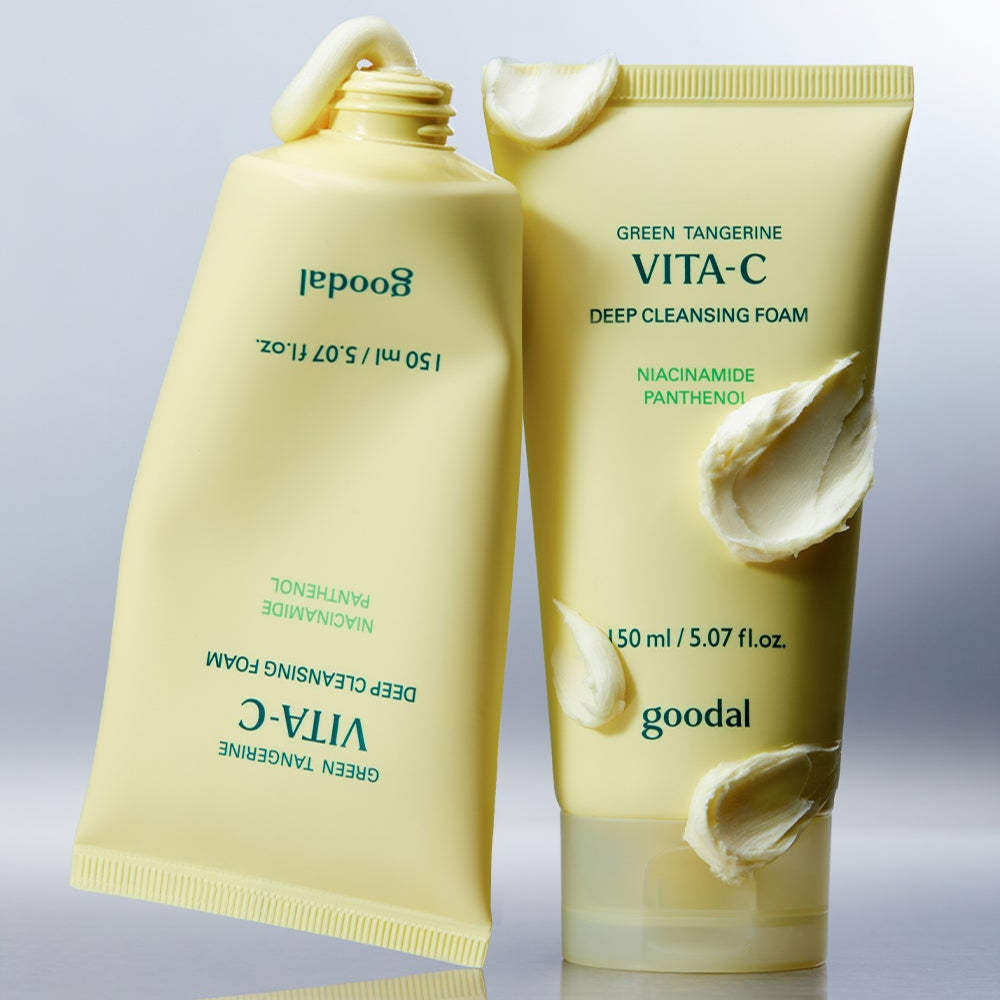 GOODAL Green Tangerine Vita C Deep Cleansing Foam 150ml, mousse nettoyante Goodal vert tangerine, flacon et tube sur fond clair