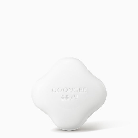 GOONGBE  Pri-mmune Creamy Soap 90g de GOONGBE, savon crème blanc sur fond clair, image produit en studio.