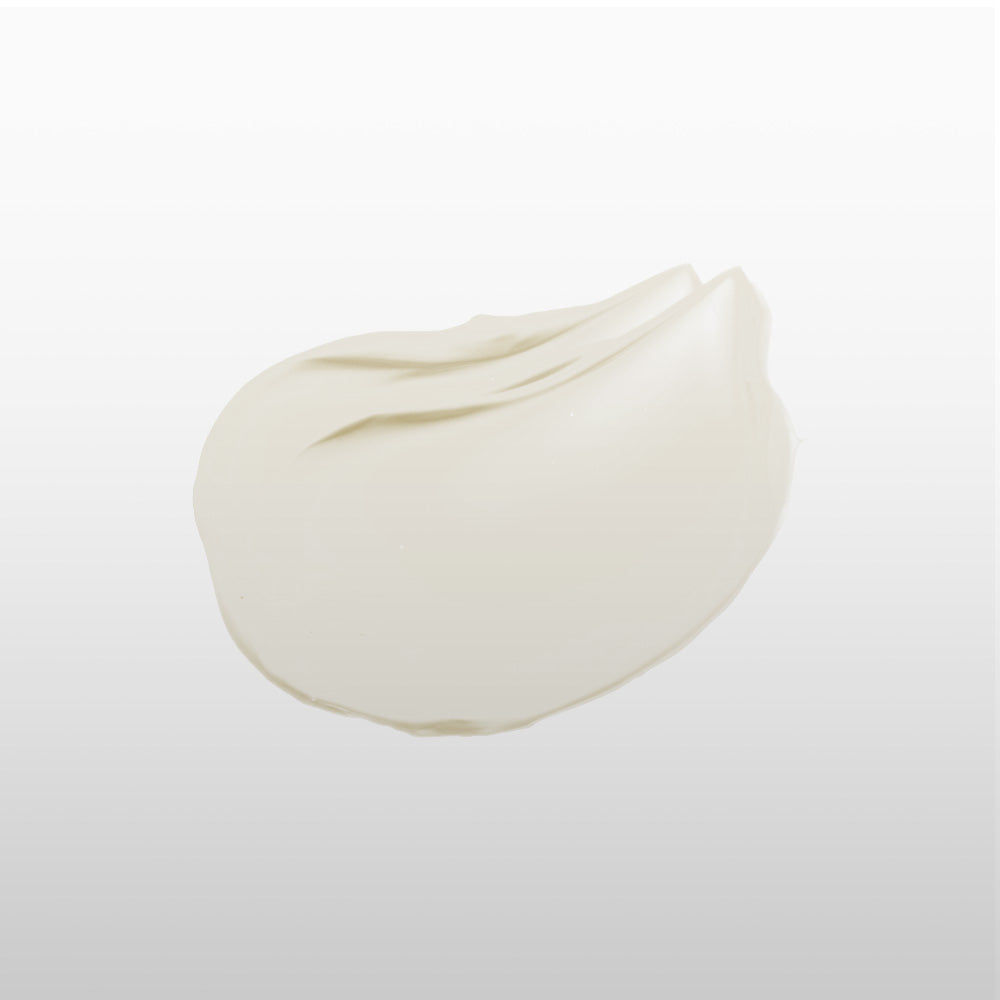 Décrivez l'image en français : GRAFEN  Cica Care Treatment 300ml, crème appliquée sur peau, tube de marque GRAFEN.