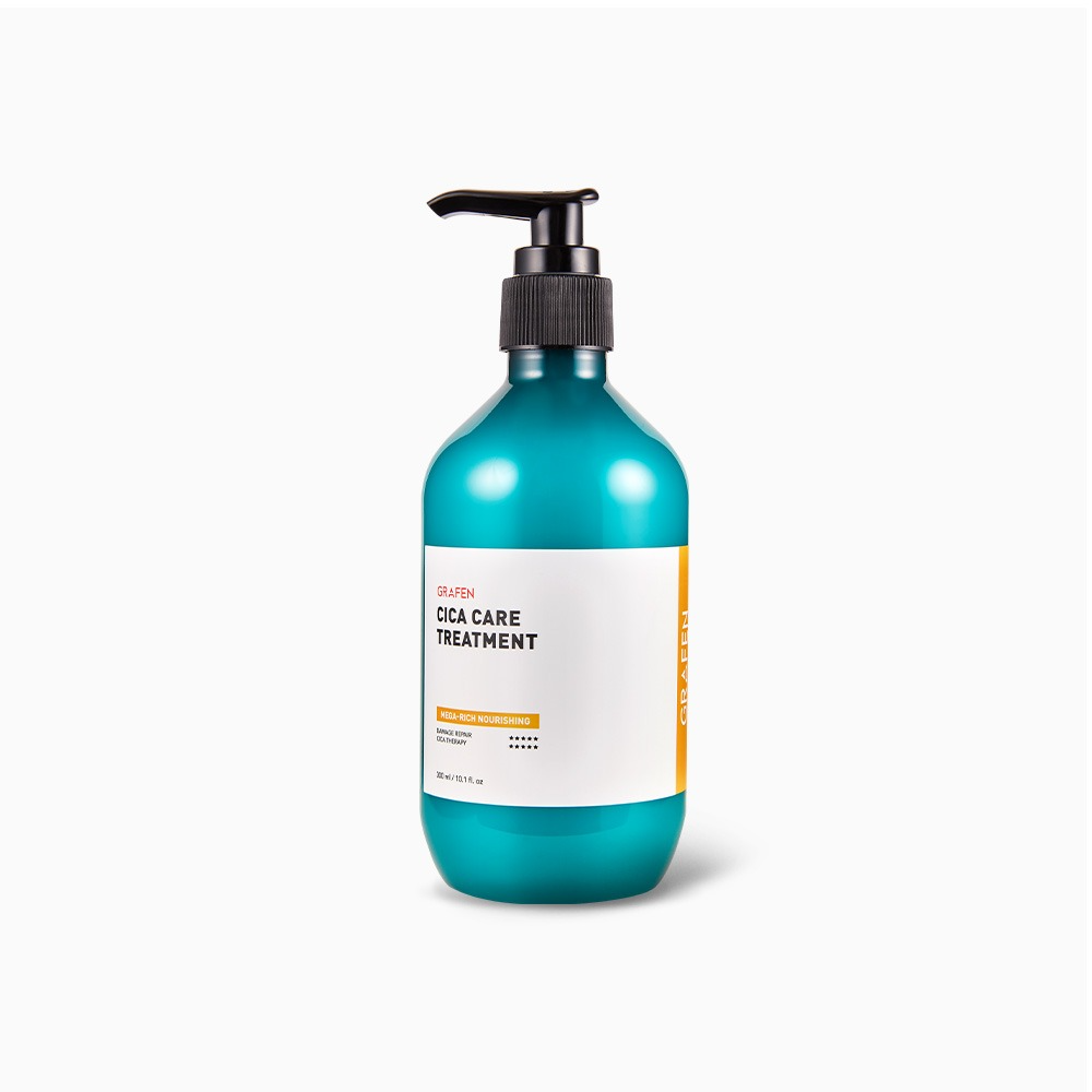 Décris l'image en français : GRAFEN  Cica Care Treatment 300ml, bouteille pompe turquoise sur fond clair, soins visage.