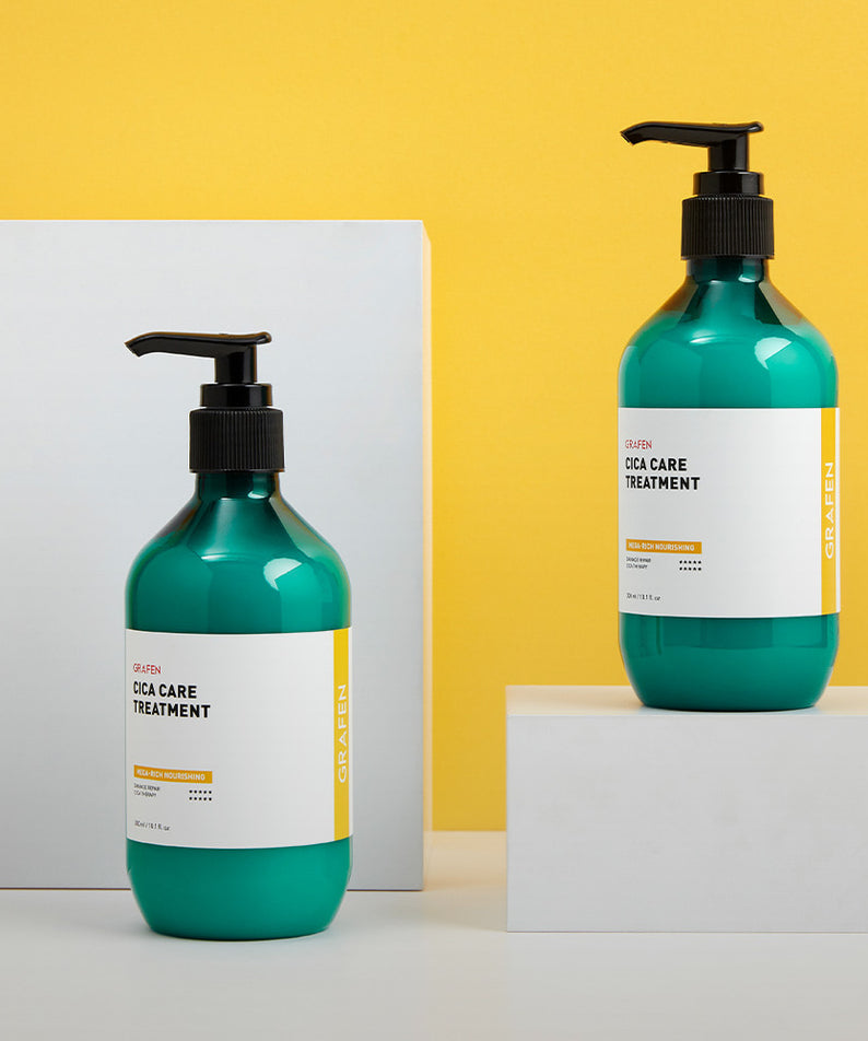 GRAFEN  Cica Care Treatment 300ml, flacon pompe vert sur fond jaune, pack blanc, produit cosmétique en studio.