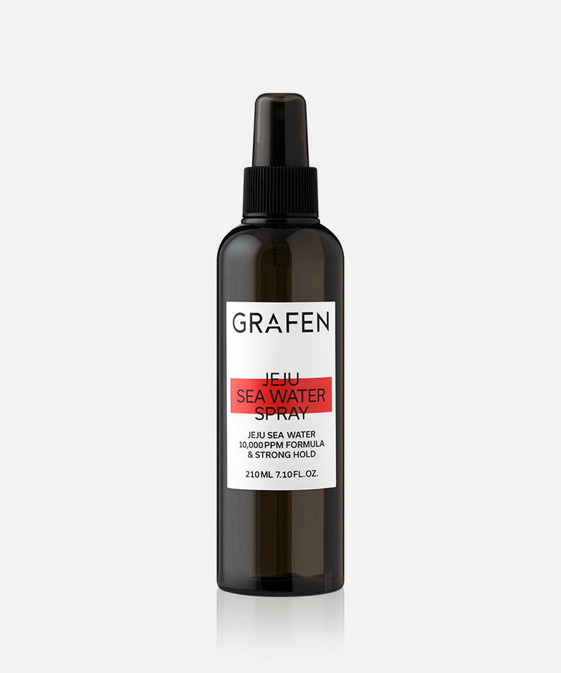 GRAFEN  Jeju Sea Water Spray 210ml, flacon vaporisateur noir sur fond clair, contexte cosmétique.