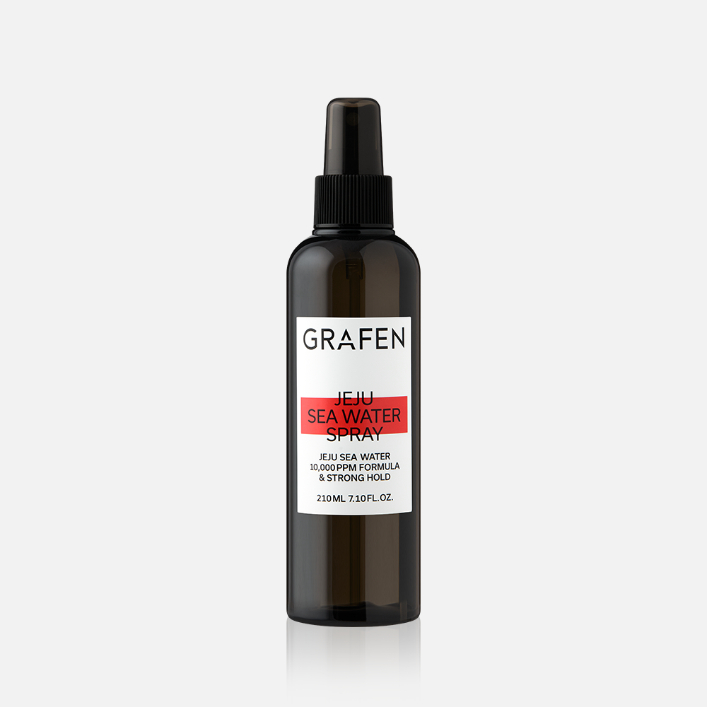 GRAFEN  Jeju Sea Water Spray 210ml, flacon vaporisateur noir sur fond clair, contexte cosmétique.