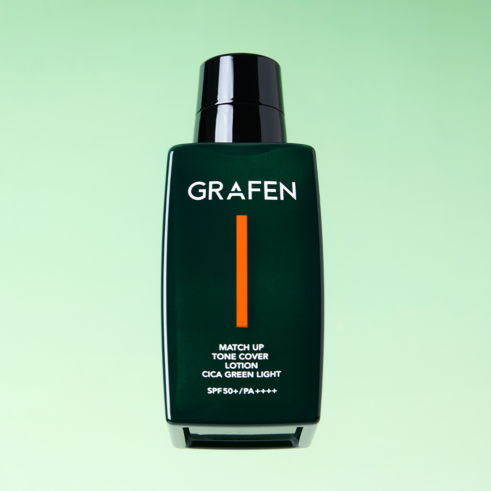GRAFEN  Match Up Tone Cover Lotion Cica Green Light 50ml : flacon vert sur fond vert, mise en avant produit.