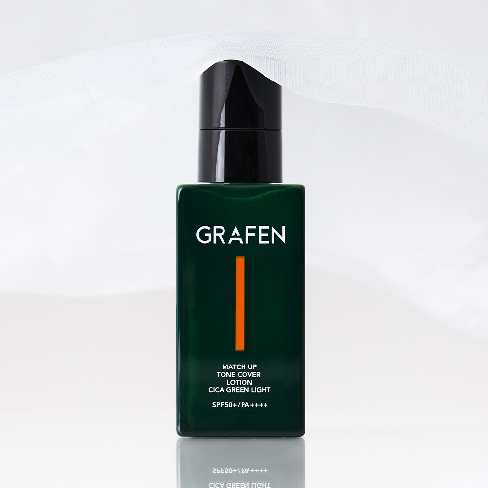 GRAFEN  Match Up Tone Cover Lotion Cica Green Light 50ml, flacon vert sur fond blanc, packshot cosmétique