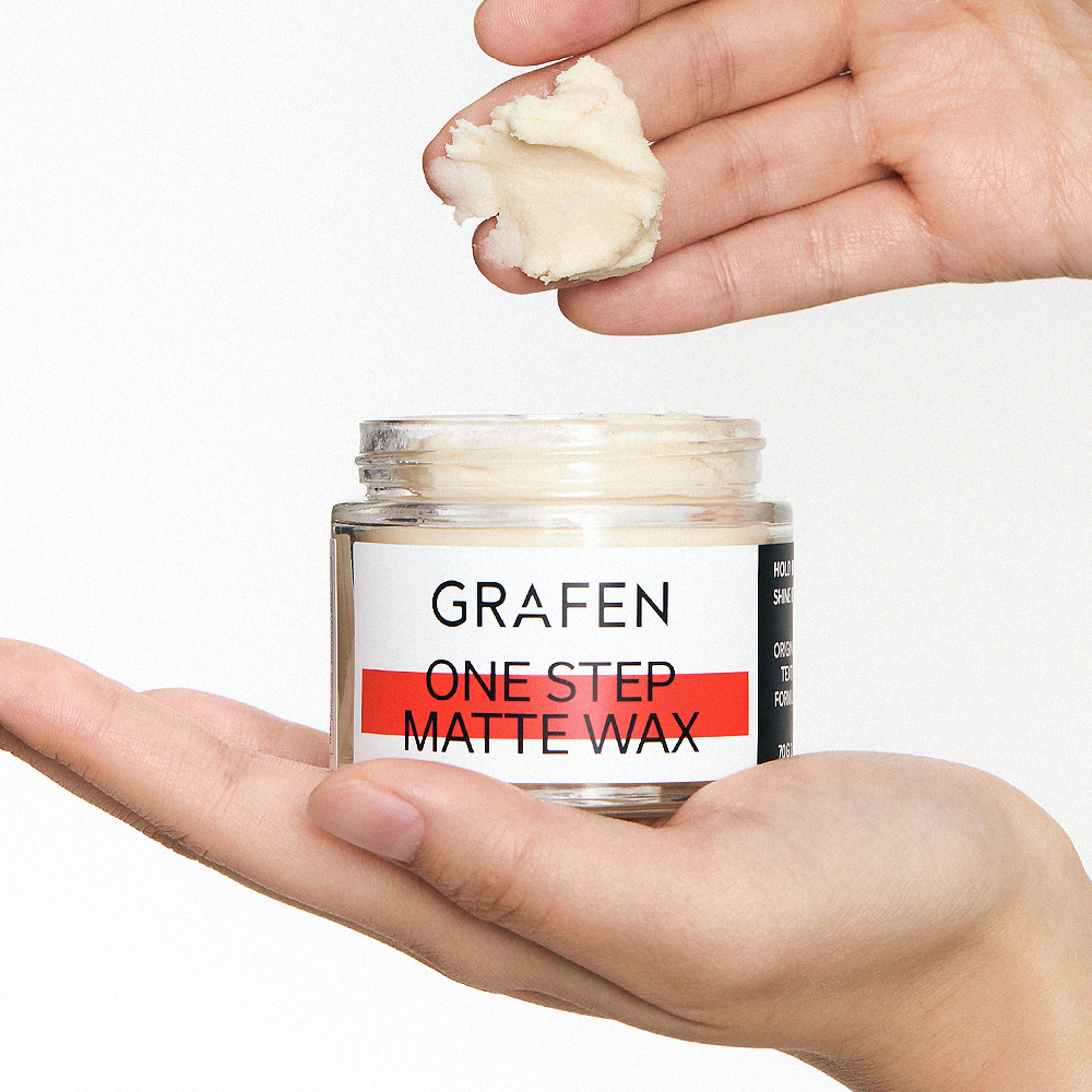 GRAFEN One-Step Matte Wax 70g, pot et cire mate sur la main, texture crème blanche, packaging sur fond clair.