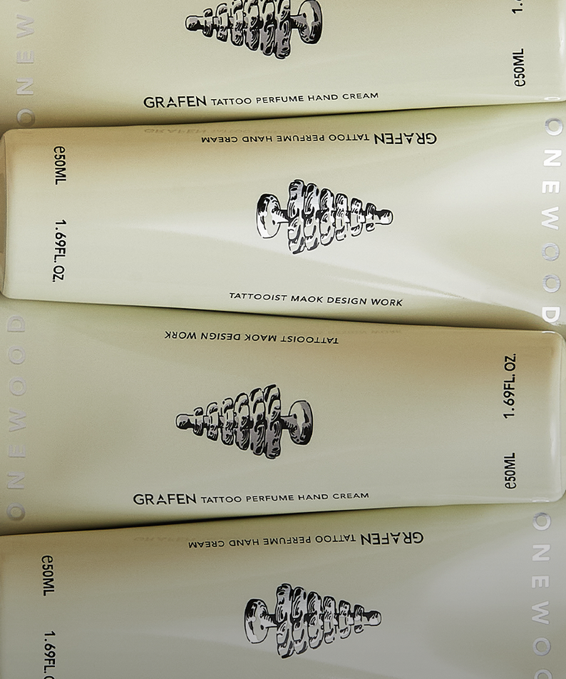 GRAFEN  Tattoo Perfume™ One Wood Hand Cream 50ml, crème mains en flacon beige, pack “Tattoo” sur étagère, contexte visuel.