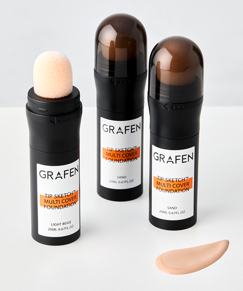 GRAFEN Tip Sketch™ Multi-Cover Foundation 20ml, packaging sur fond clair, maquillage teint, textures de fond de teint