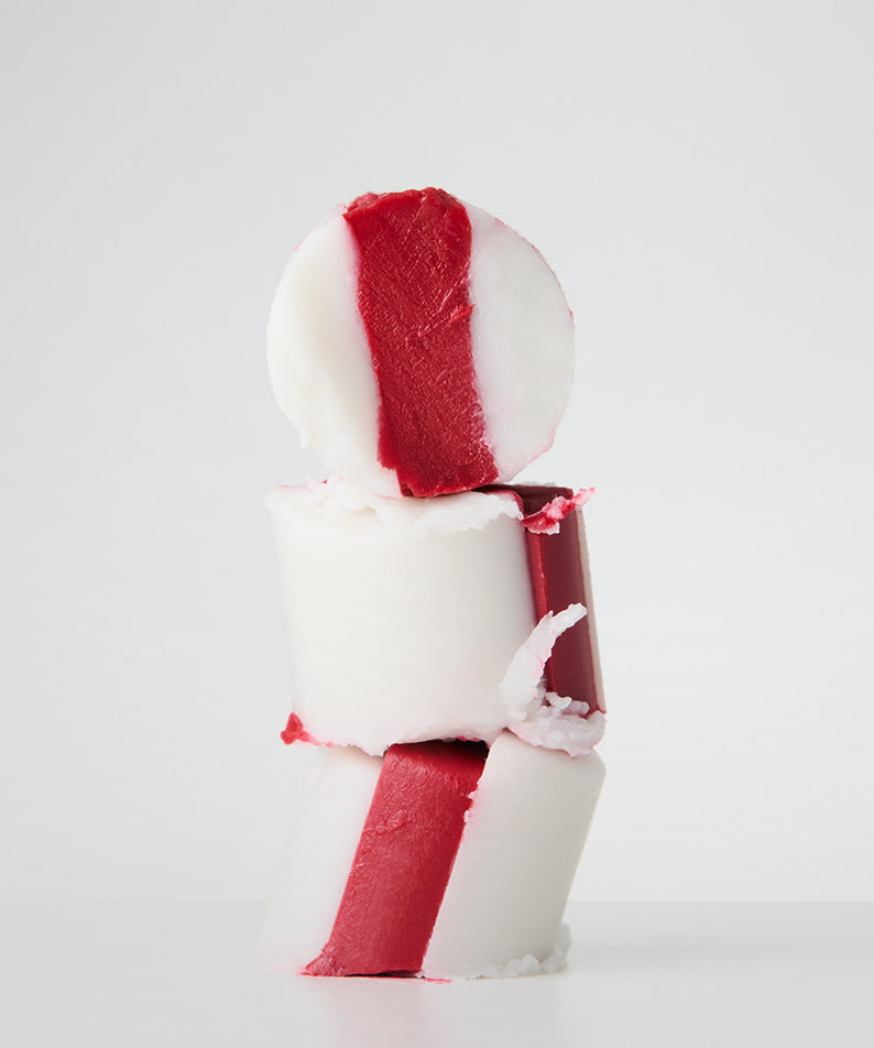 GRAFEN  Triple Lip™ Handsome Lip 4.3g, packaging crème rouge sur fond clair, produit beauté de la marque GRAFEN